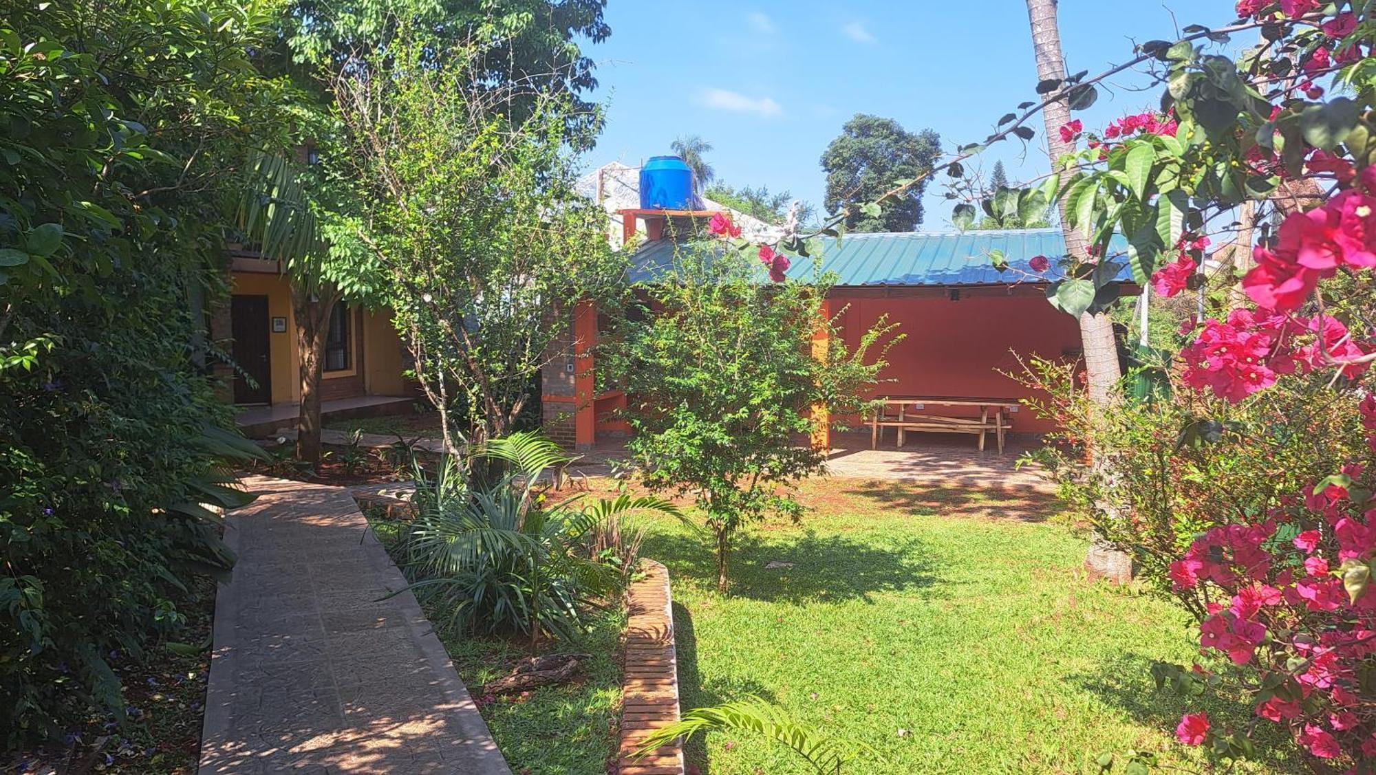 Hospedaje Los Vencejos Puerto Iguazu Exterior photo